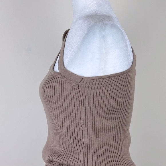 bobi BLACK | Ribbed Knit Sleeveless Cut Out Top - Picture 4 of 12